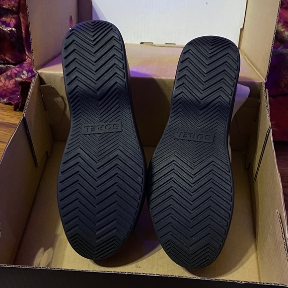 Elegant White Women's Sandals - Picture 4 of 11